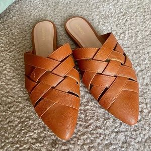 Woven mules
